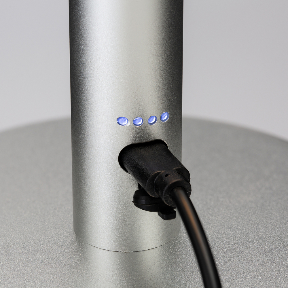 Wiederaufladbare Tischlampe REEVES-AMLINO